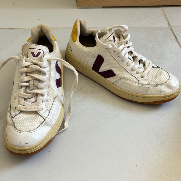 Veja Shoes - Veja Sneakers V-12 👟 with purple and yellow details